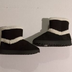 Olivia Miller Cozy Black and White Women's Boots/Slippers